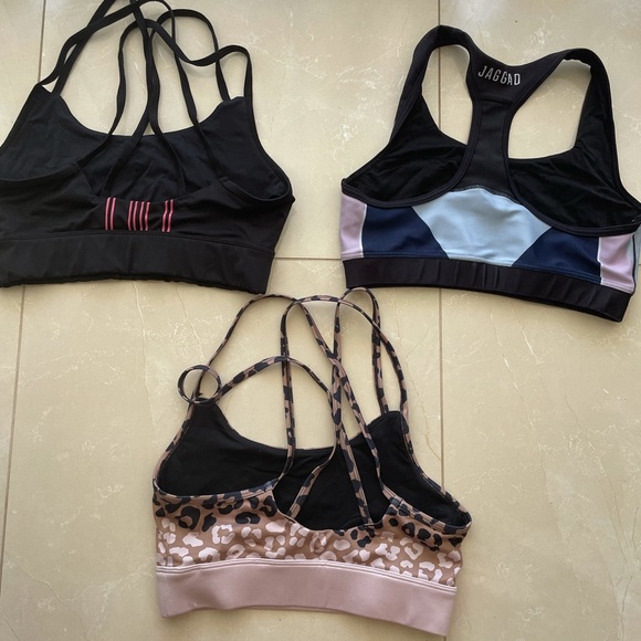 Assorted activewear - Picture 2 of 3